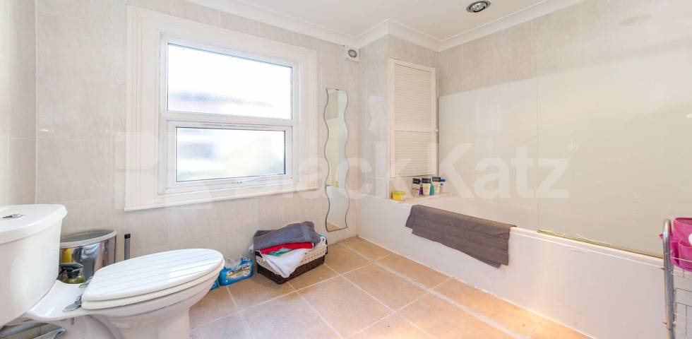 Modern Sharers Apartment Willesden Lane, Kilburn